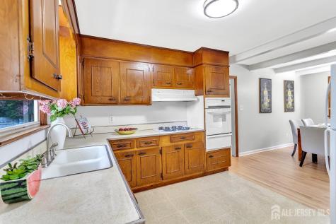 174 Hardenburg Lane East Brunswick NJ 08850