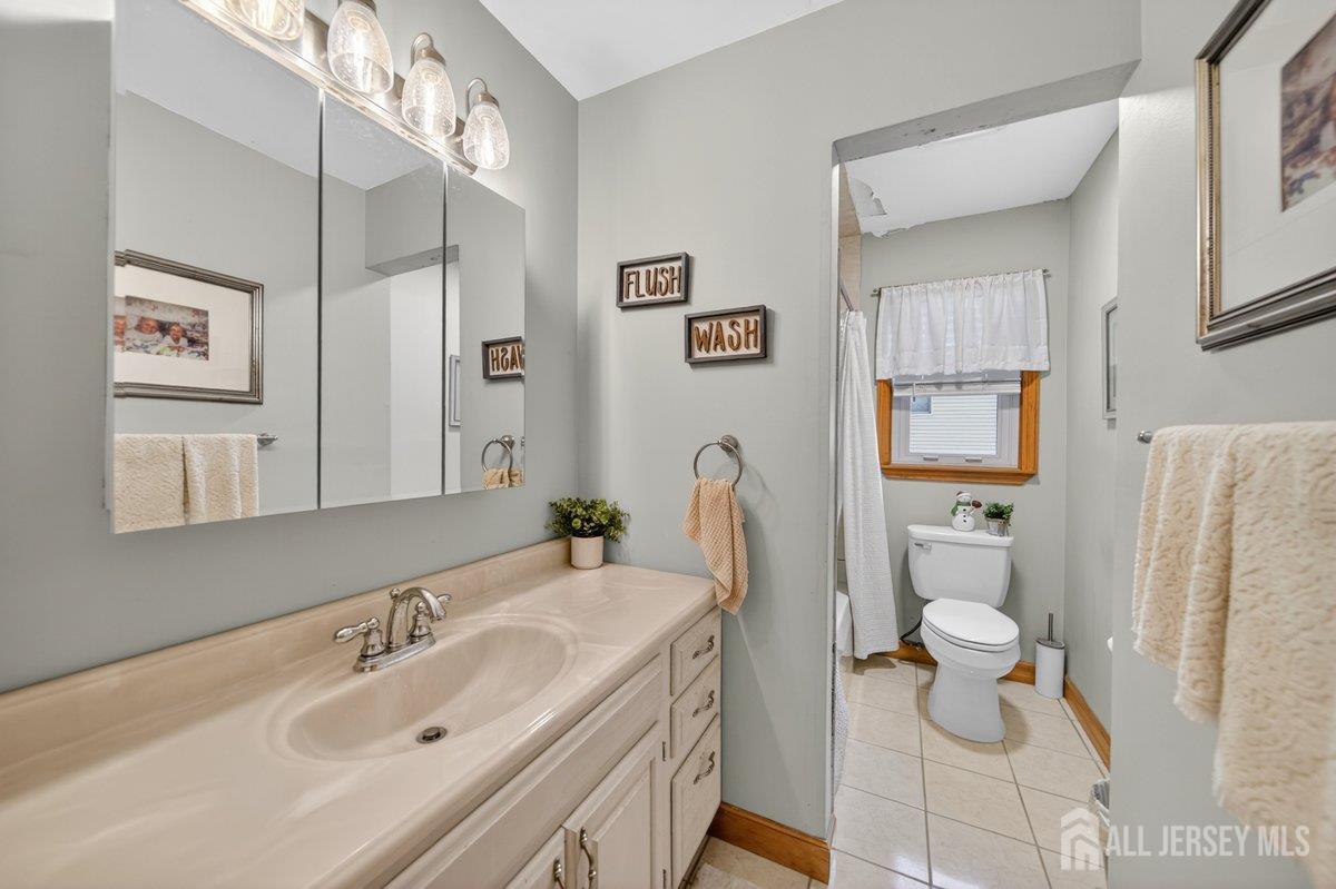 16 Dusko Drive Parlin NJ 08859