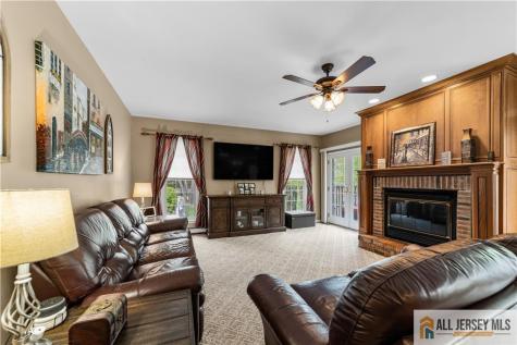 1 Pine View Court Monroe NJ 08831