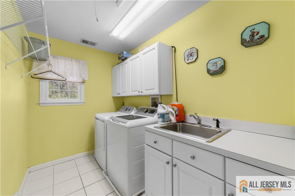 1 Pine View Court Monroe NJ 08831