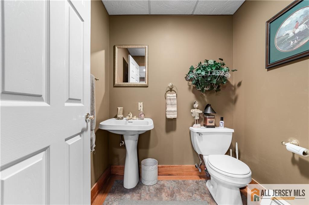 1 Pine View Court Monroe NJ 08831