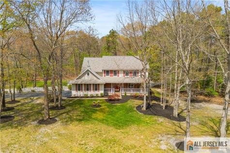 1 Pine View Court Monroe NJ 08831