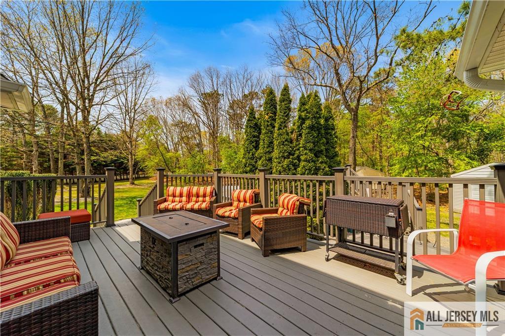1 Pine View Court Monroe NJ 08831