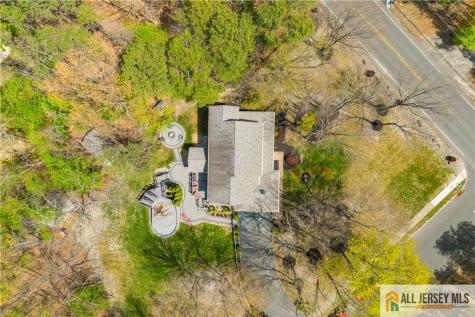 1 Pine View Court Monroe NJ 08831