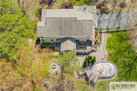 1 Pine View Court Monroe NJ 08831