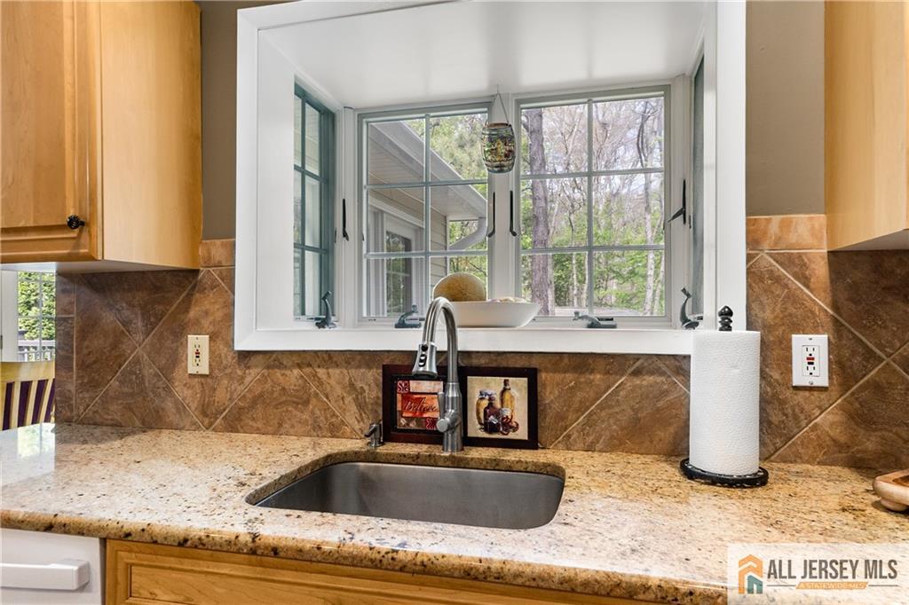 1 Pine View Court Monroe NJ 08831