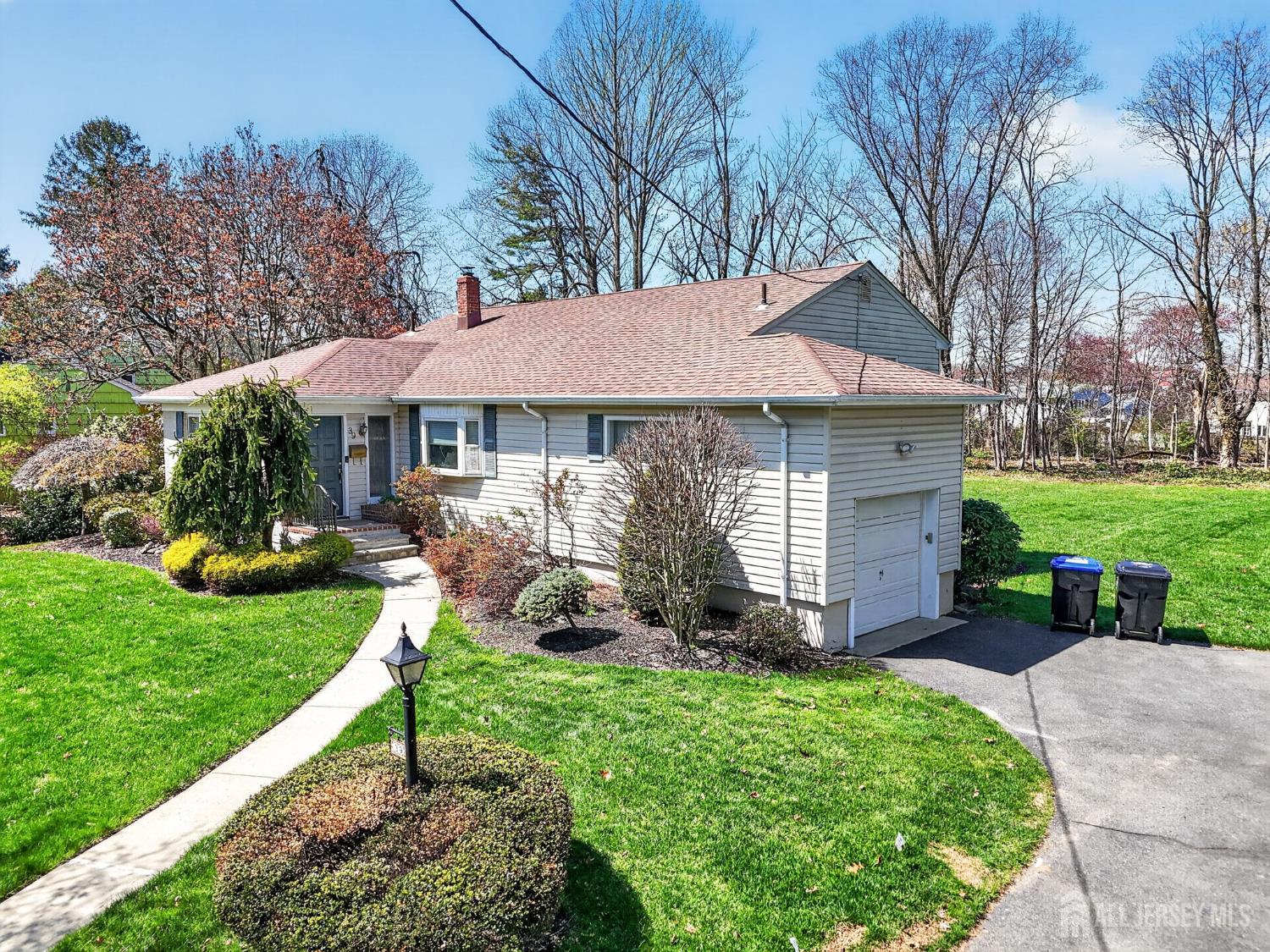 39 Canterbury Road East Brunswick NJ 08816