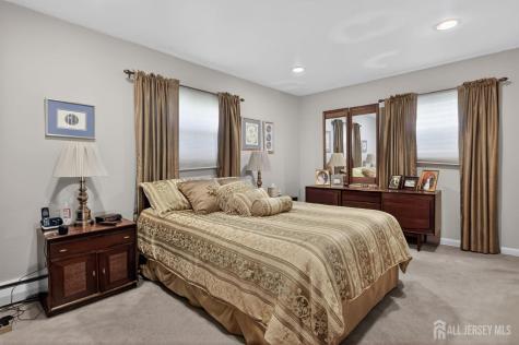 39 Canterbury Road East Brunswick NJ 08816
