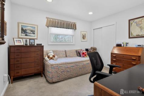 39 Canterbury Road East Brunswick NJ 08816