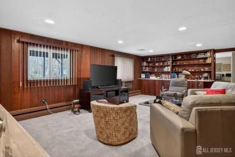 39 Canterbury Road East Brunswick NJ 08816