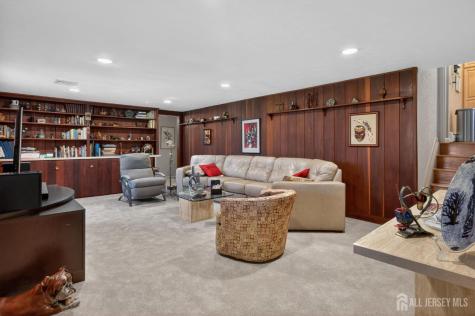 39 Canterbury Road East Brunswick NJ 08816