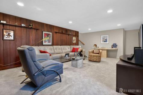 39 Canterbury Road East Brunswick NJ 08816