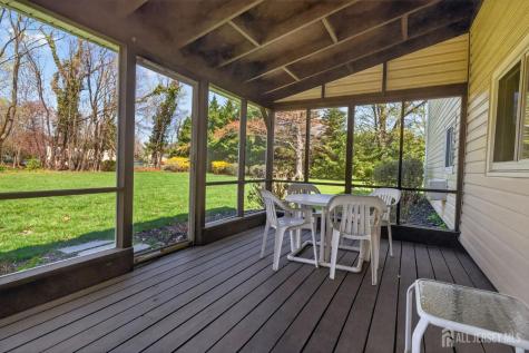39 Canterbury Road East Brunswick NJ 08816