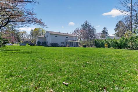 39 Canterbury Road East Brunswick NJ 08816
