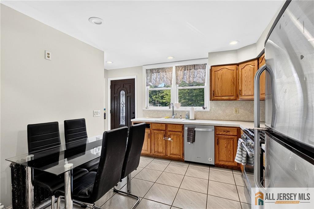 93 Gaywood Avenue Colonia NJ 07067