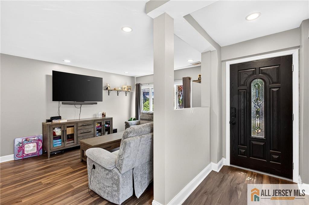93 Gaywood Avenue Colonia NJ 07067