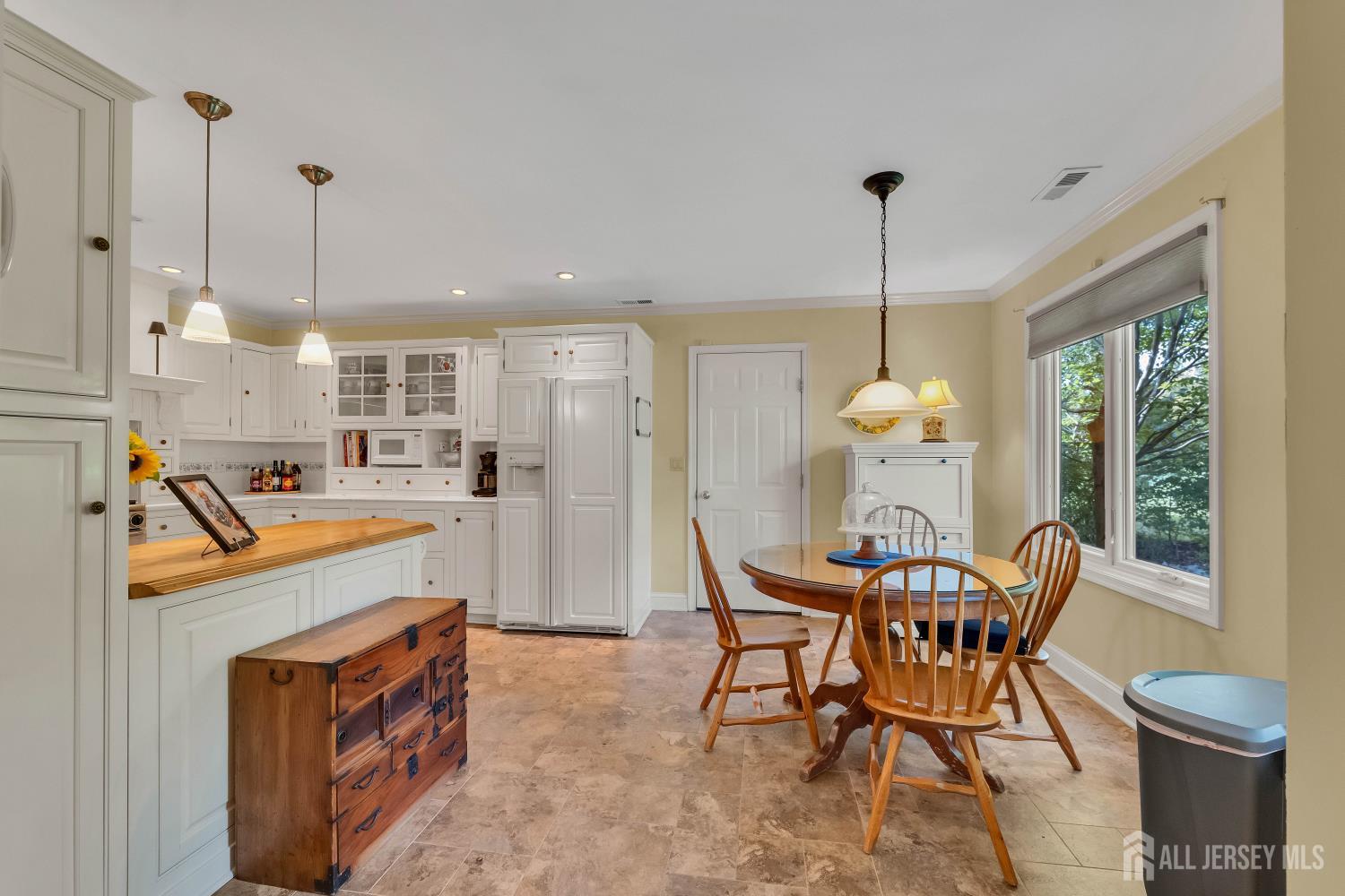 18 Marilyn Court Lawrence NJ 08648