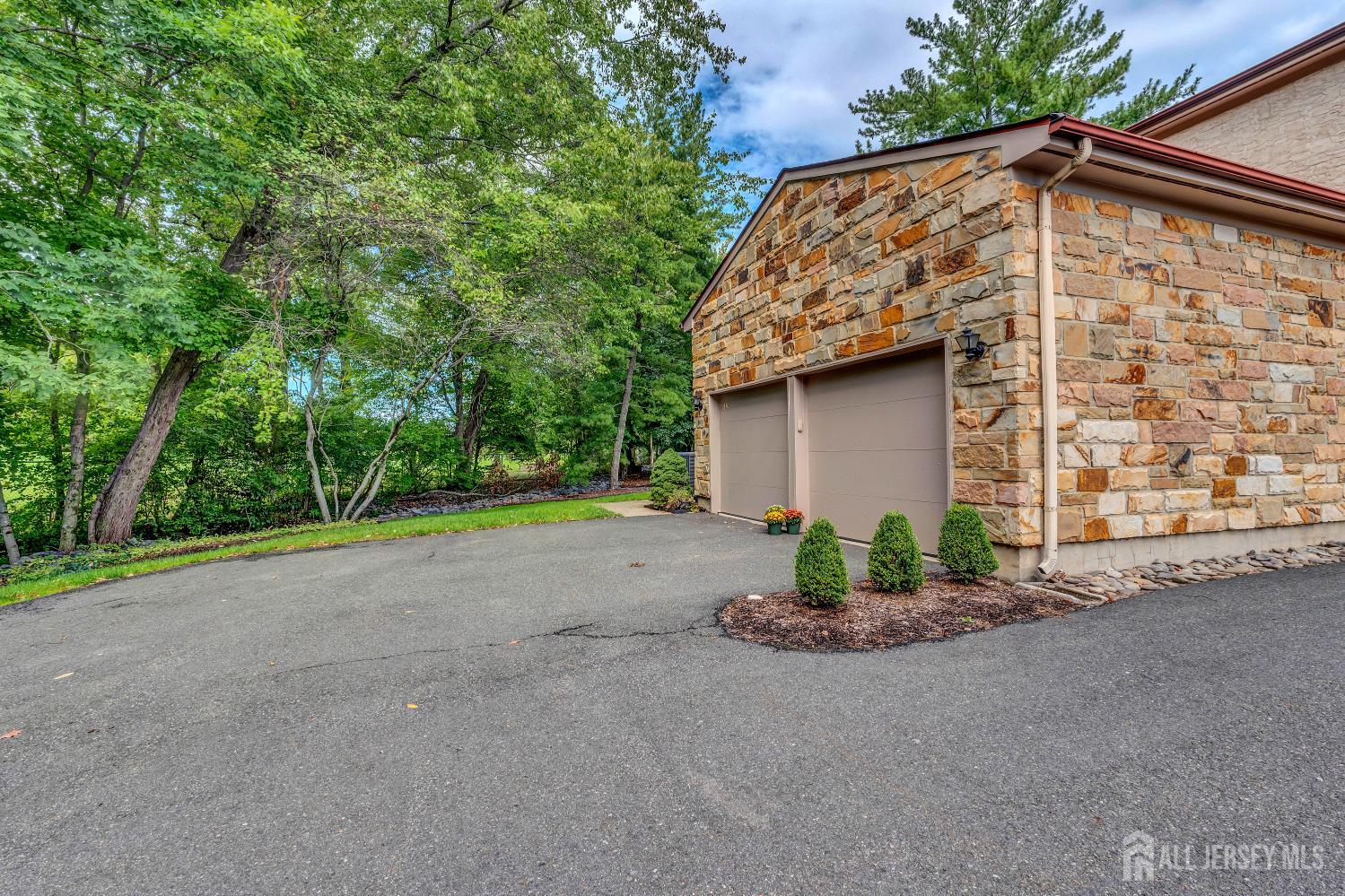 18 Marilyn Court Lawrence NJ 08648