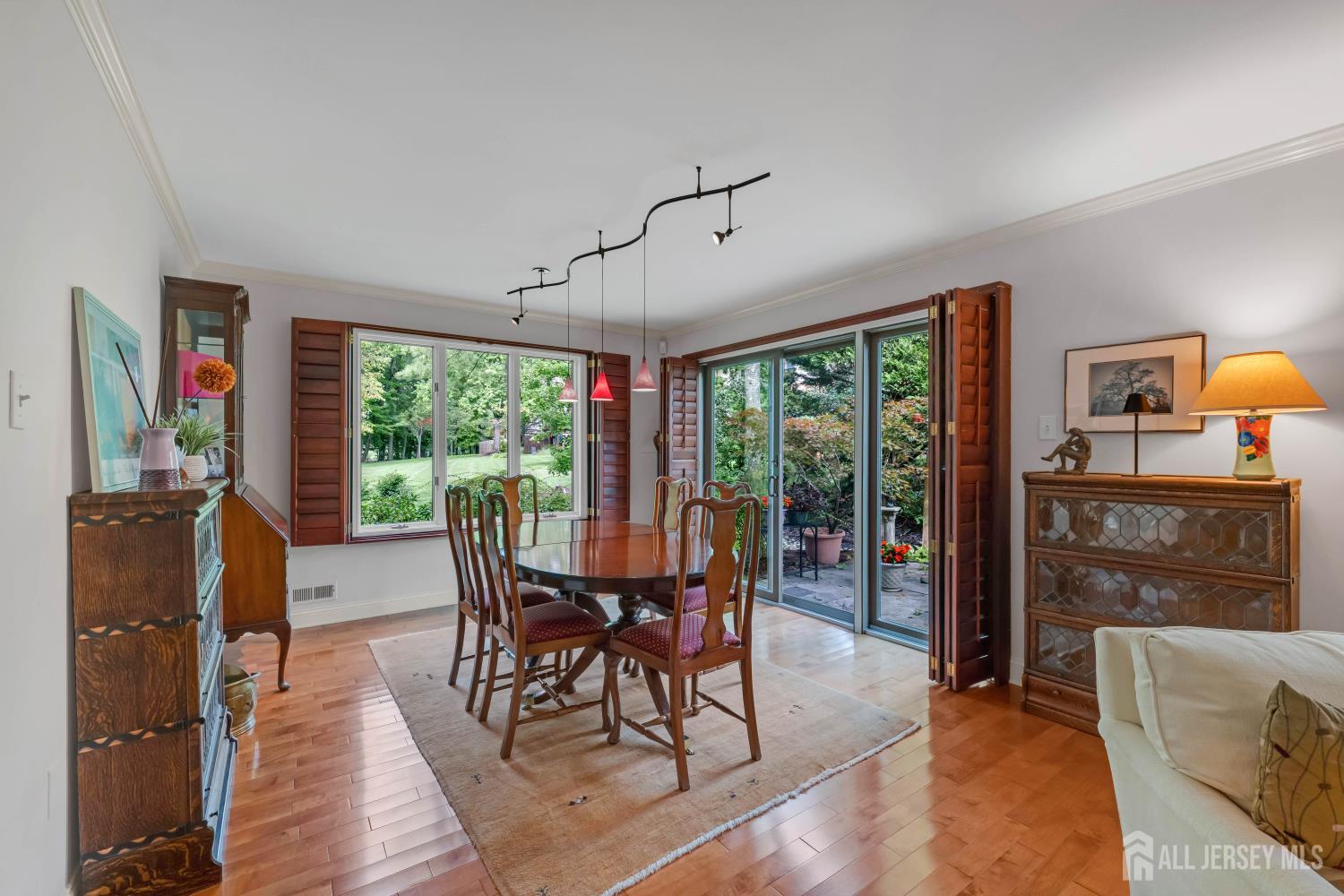 18 Marilyn Court Lawrence NJ 08648