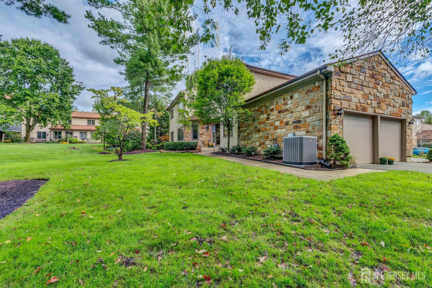 18 Marilyn Court Lawrence NJ 08648