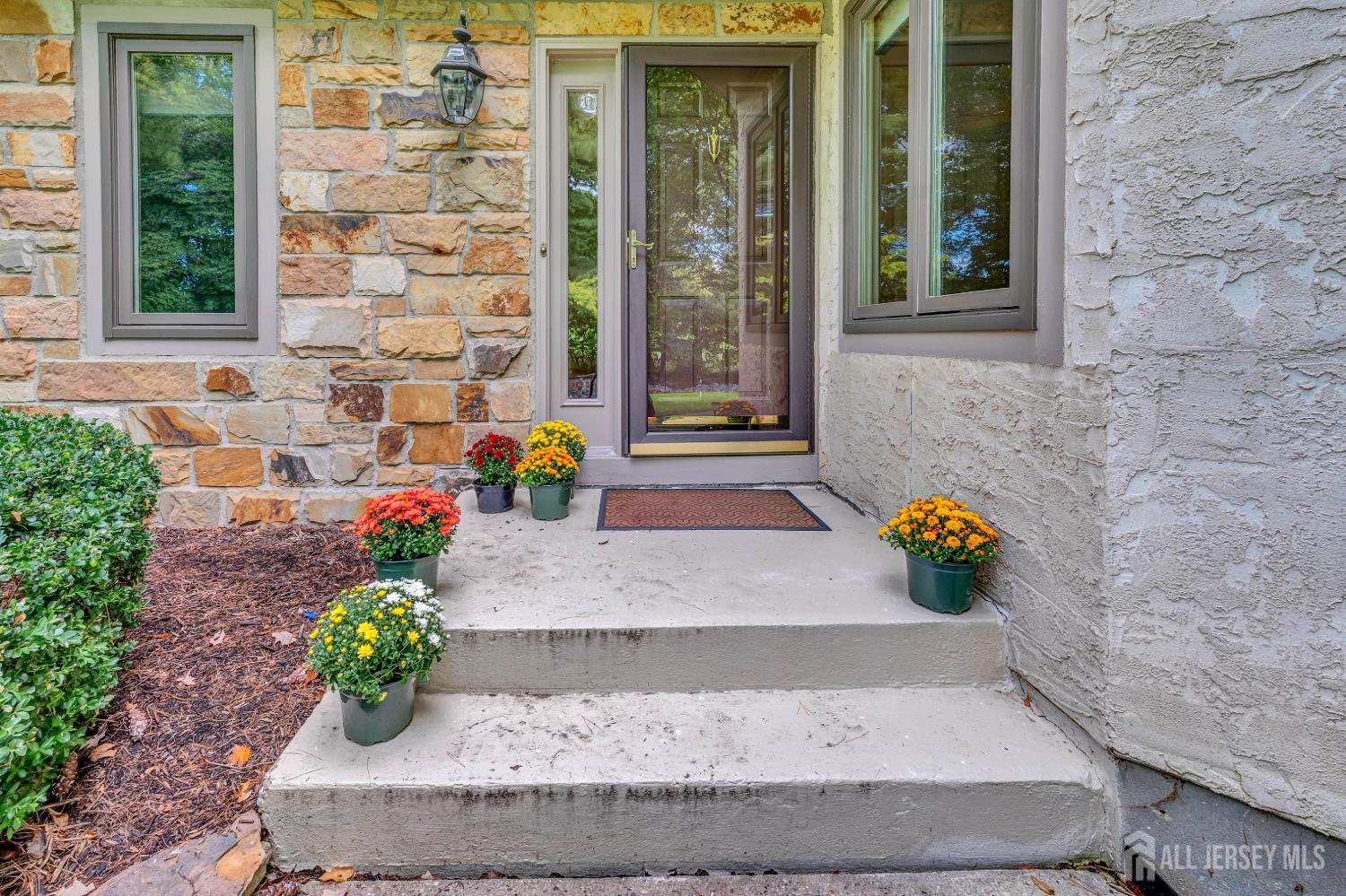 18 Marilyn Court Lawrence NJ 08648