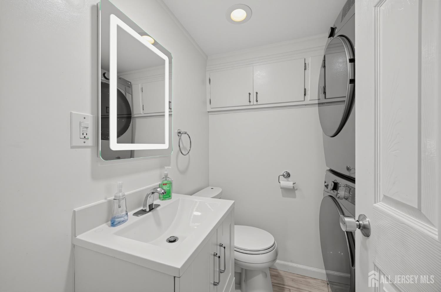 193 Mcfarlane Road Colonia NJ 07067