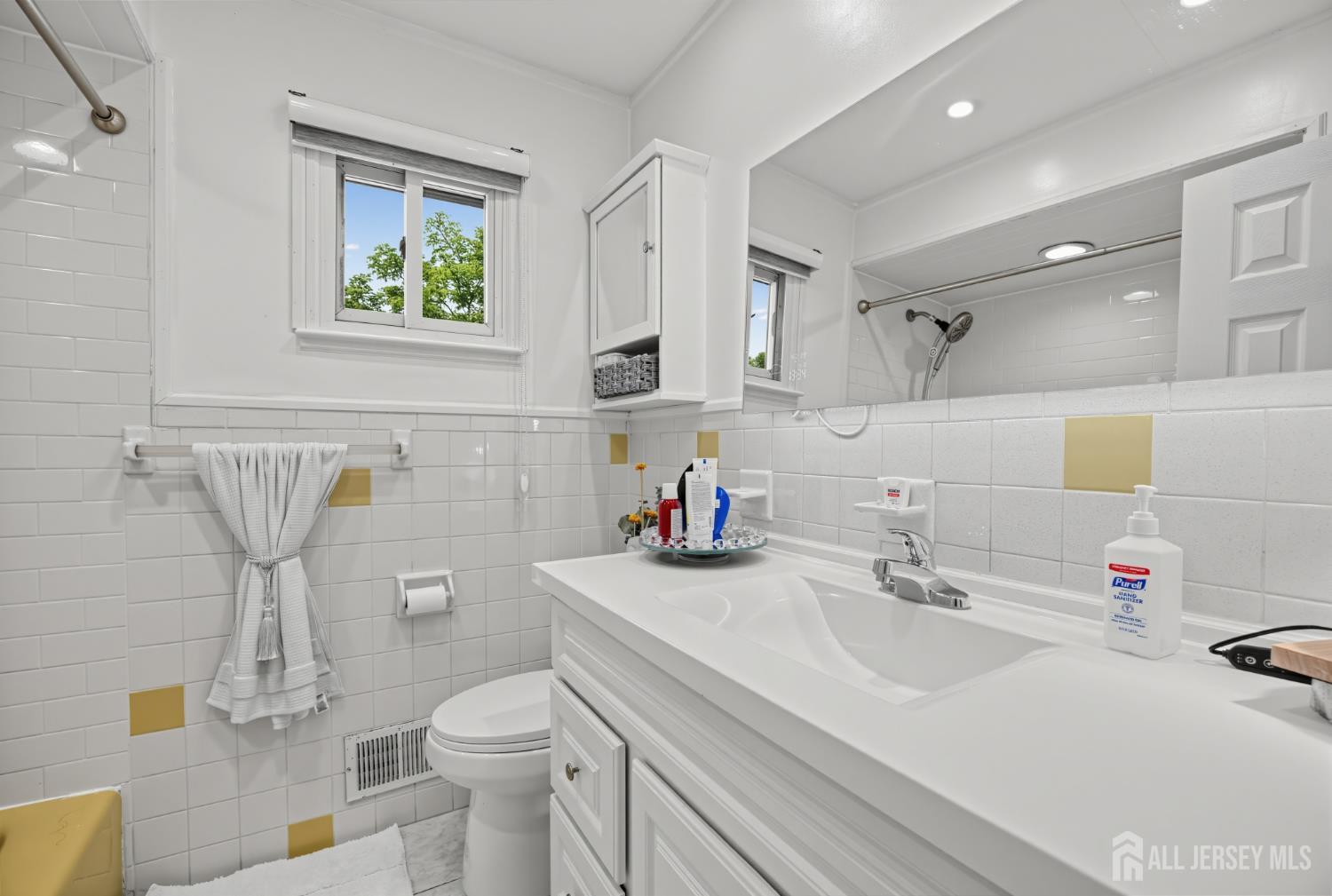 193 Mcfarlane Road Colonia NJ 07067