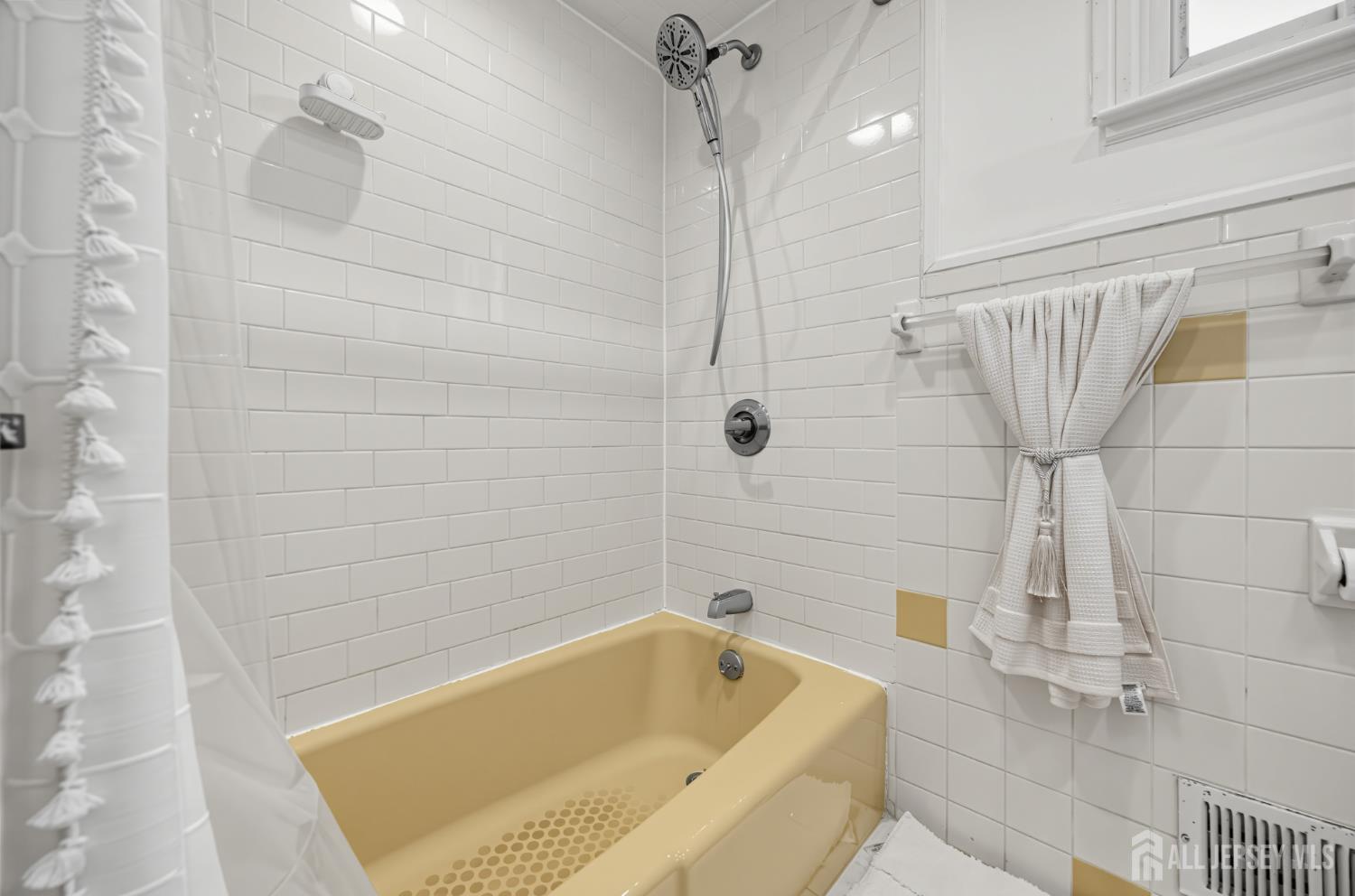 193 Mcfarlane Road Colonia NJ 07067