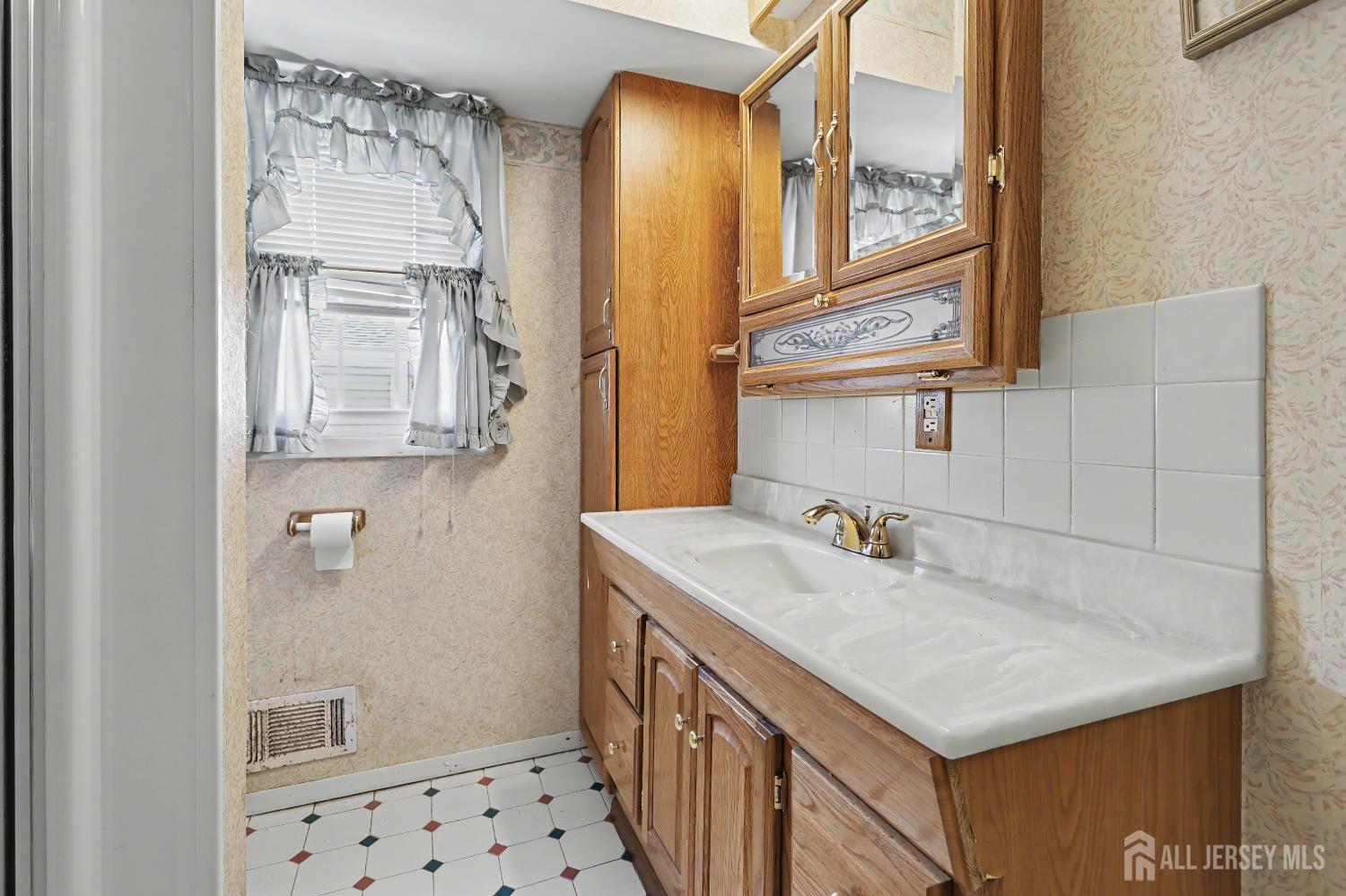29 Joyce Place Sayreville NJ 08859