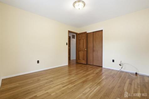 7 Oakland Road Old Bridge NJ 08857