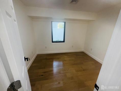 19 Lisa Court Colonia NJ 07067