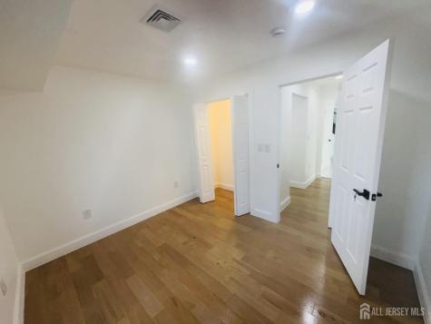 19 Lisa Court Colonia NJ 07067
