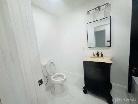 19 Lisa Court Colonia NJ 07067