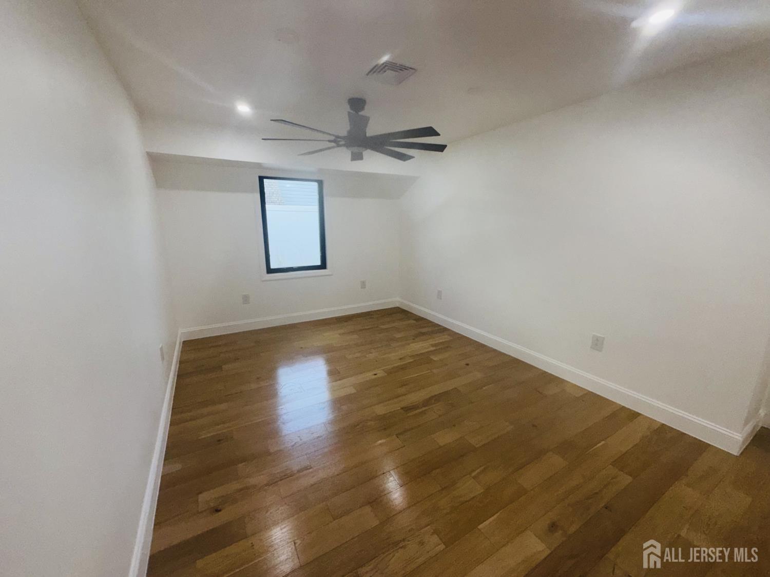 19 Lisa Court Colonia NJ 07067