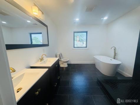 19 Lisa Court Colonia NJ 07067