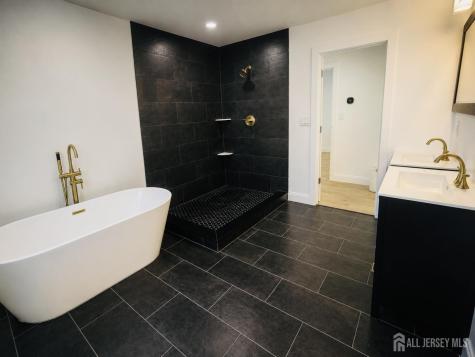 19 Lisa Court Colonia NJ 07067
