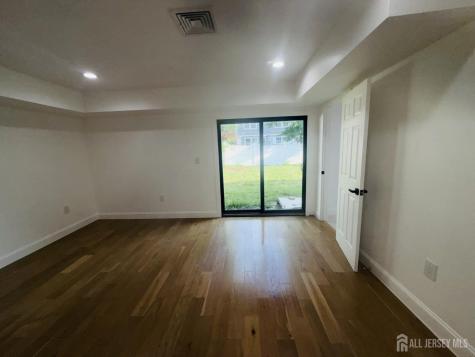 19 Lisa Court Colonia NJ 07067
