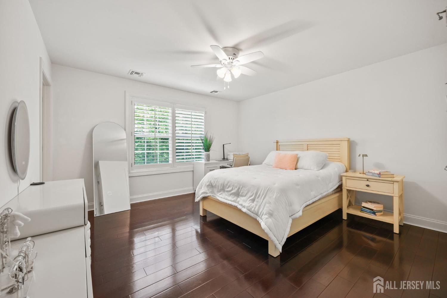 9 Gatarz Court East Brunswick NJ 08816