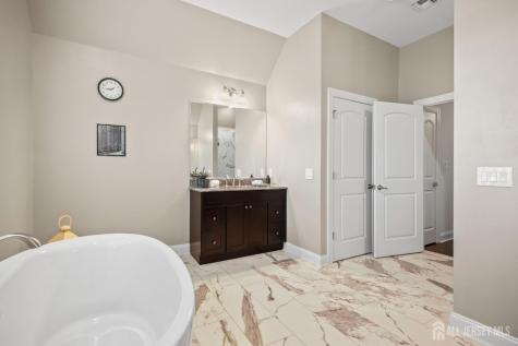 9 Gatarz Court East Brunswick NJ 08816