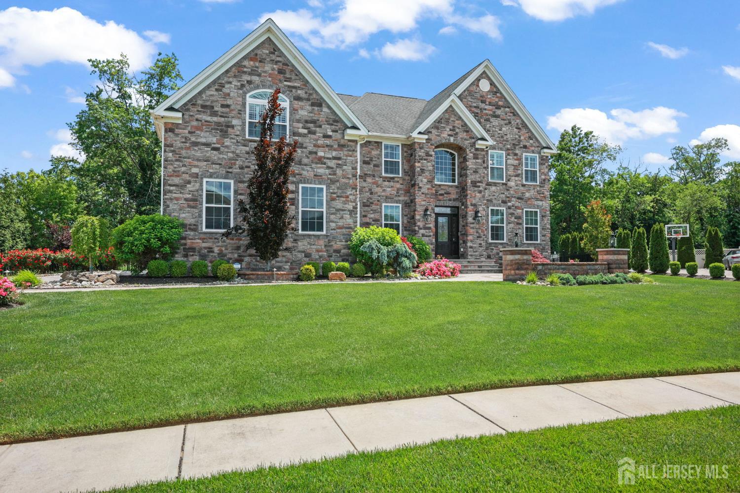 9 Gatarz Court East Brunswick NJ 08816