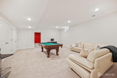 9 Gatarz Court East Brunswick NJ 08816