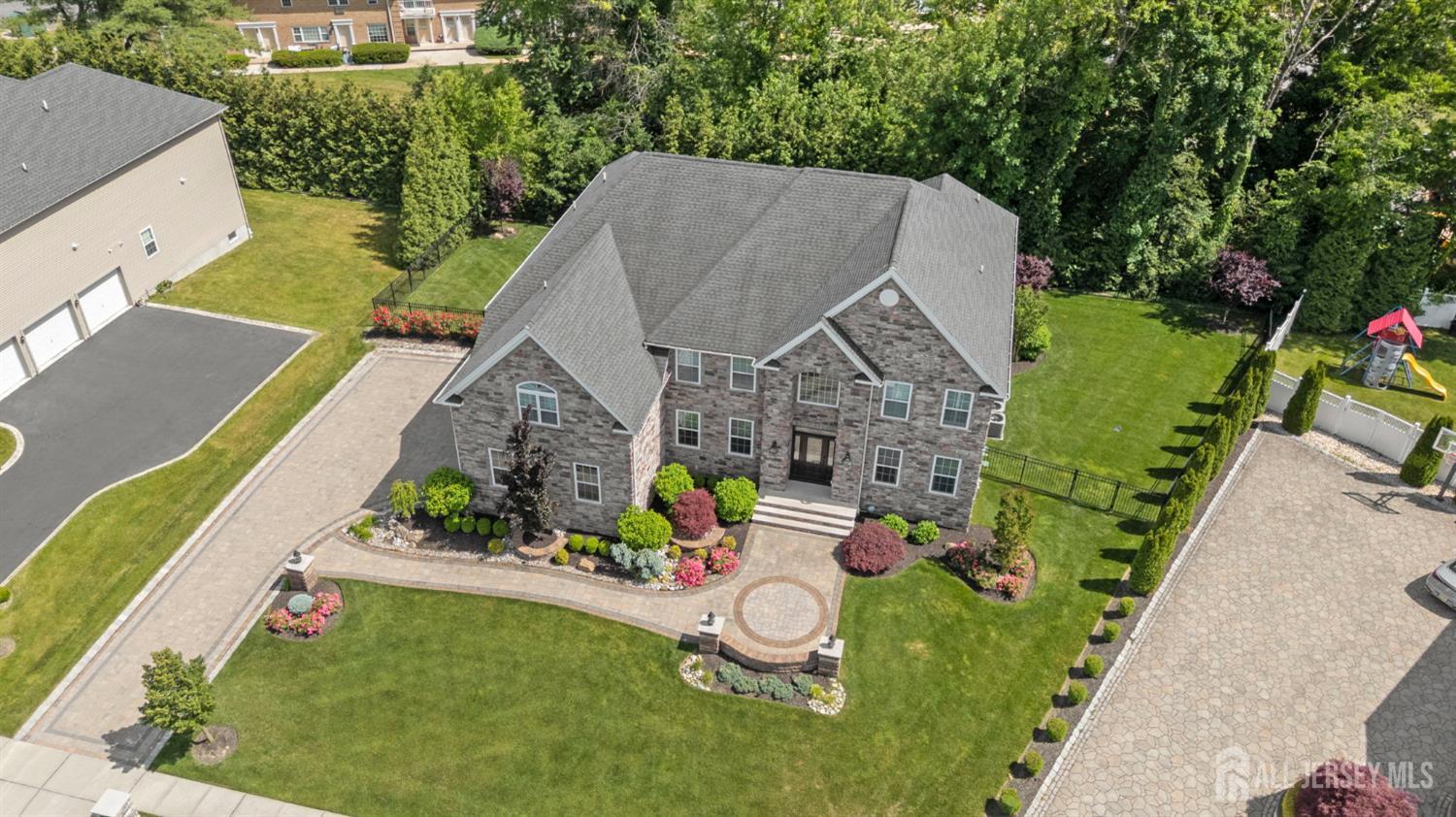 9 Gatarz Court East Brunswick NJ 08816