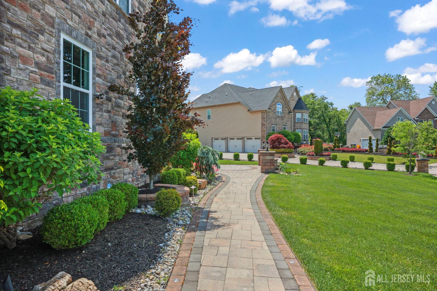 9 Gatarz Court East Brunswick NJ 08816