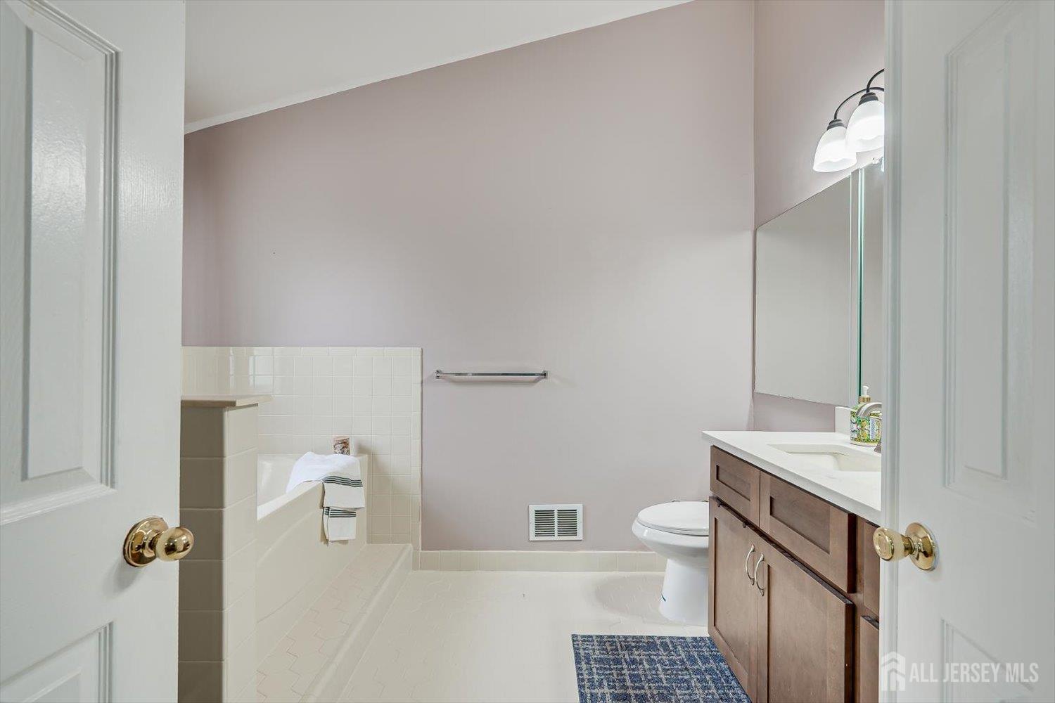 216 Amethyst Way Franklin NJ 08823