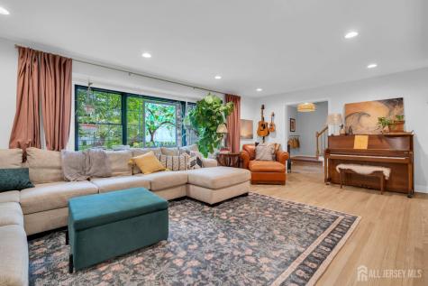 52 Eileen Way Edison NJ 08837