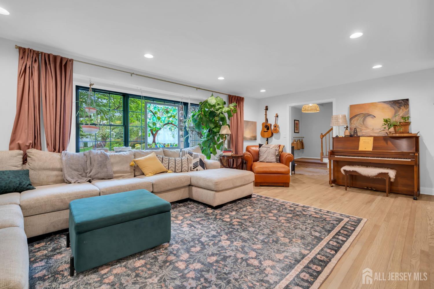 52 Eileen Way Edison NJ 08837