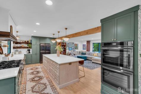 52 Eileen Way Edison NJ 08837