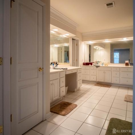 34 Equestrian Way Monroe NJ 08831