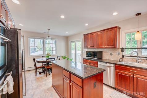 21 Thomas Street Metuchen NJ 08840