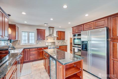 21 Thomas Street Metuchen NJ 08840